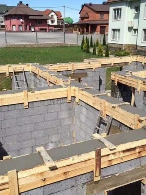 Устройство сейсмических поясов в существующих фундаментах